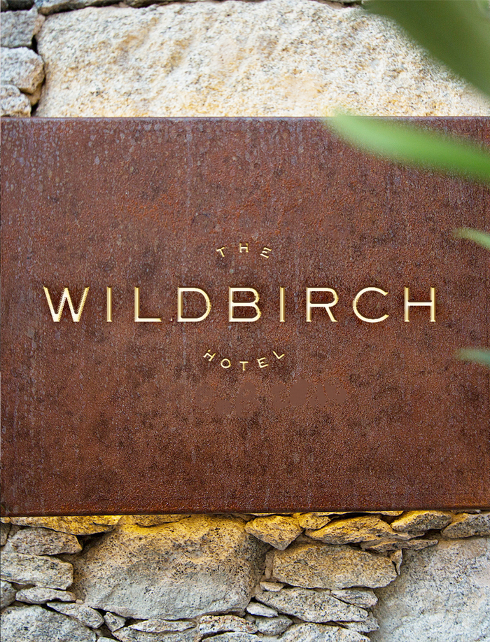 The Wildbirch Hotel monument sign
